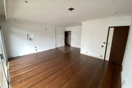 Apartamento à venda com 4 quartos, sendo 1 suíte,  em Tijuca, Rio de Janeiro, RJ