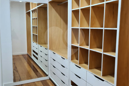 Casa à venda com 3 suítes no condomínio Residencial Courtyard Village, São Paulo - SP