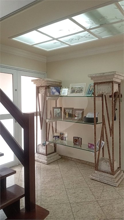 Casa à venda com 4 quartos, sendo 2 suítes, no condomínio Canamari, São Paulo - SP