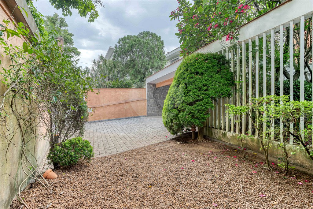 Casa à venda ou para alugar com 3 quartos, sendo 1 suíte,  em Brooklin Velho, São Paulo, SP