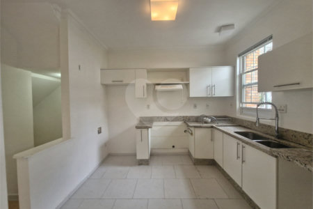 Casa para alugar com 4 quartos, sendo 2 suítes, no condomínio Fairmont, São Paulo - SP