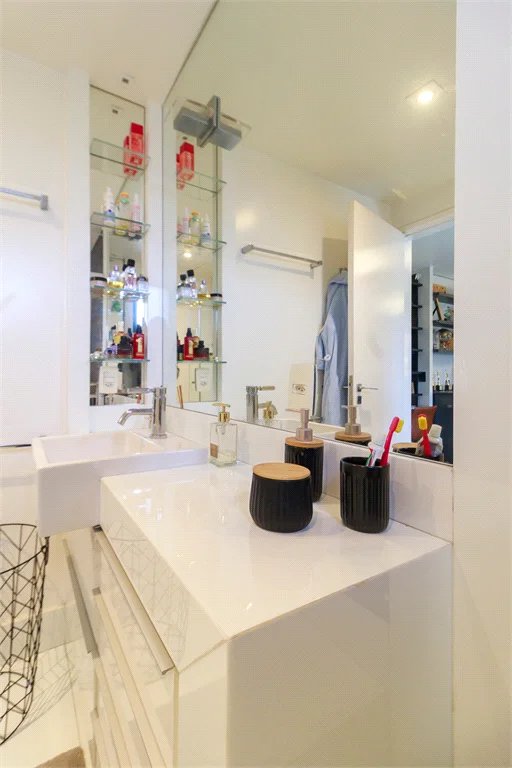 Apartamento à venda com 3 suítes em Cidade Monções, São Paulo, SP