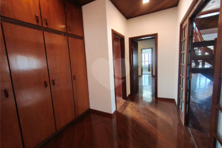 Casa à venda ou para alugar com 3 suítes no condomínio Estância Marambaia, Vinhedo - SP