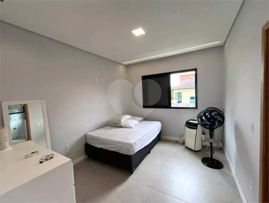 Casa à venda com 3 suítes no condomínio Ninho Verde II, Pardinho - SP