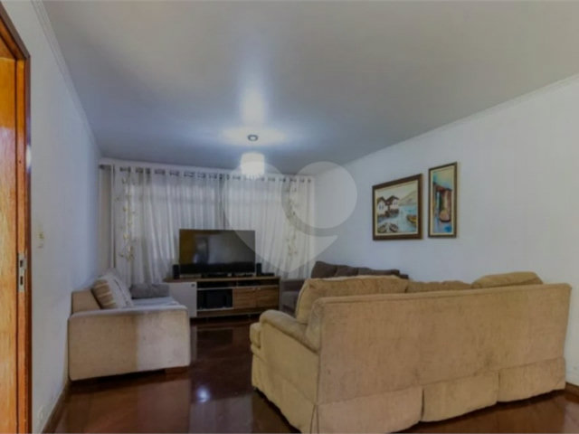 Sobrado à venda com 3 quartos, sendo 1 suíte,  em Campo Grande, São Paulo, SP