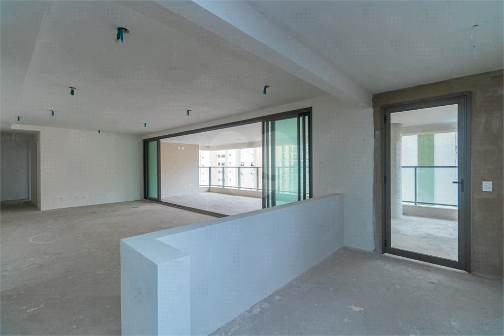 Apartamento à venda com 3 suítes em Brooklin, São Paulo, SP