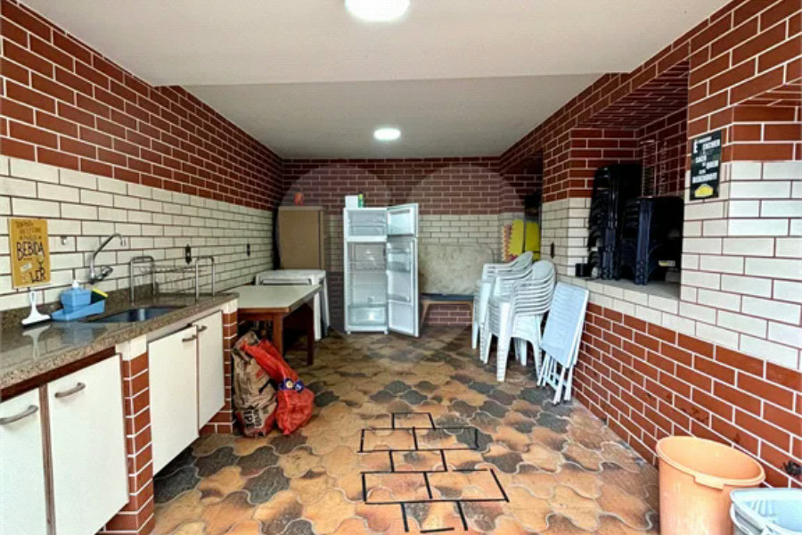 Sobrado com 3 dormitórios,1 suite, Quintal gourmet, 4 vagas à Venda no bairro Parada Inglesa em São Paulo.
