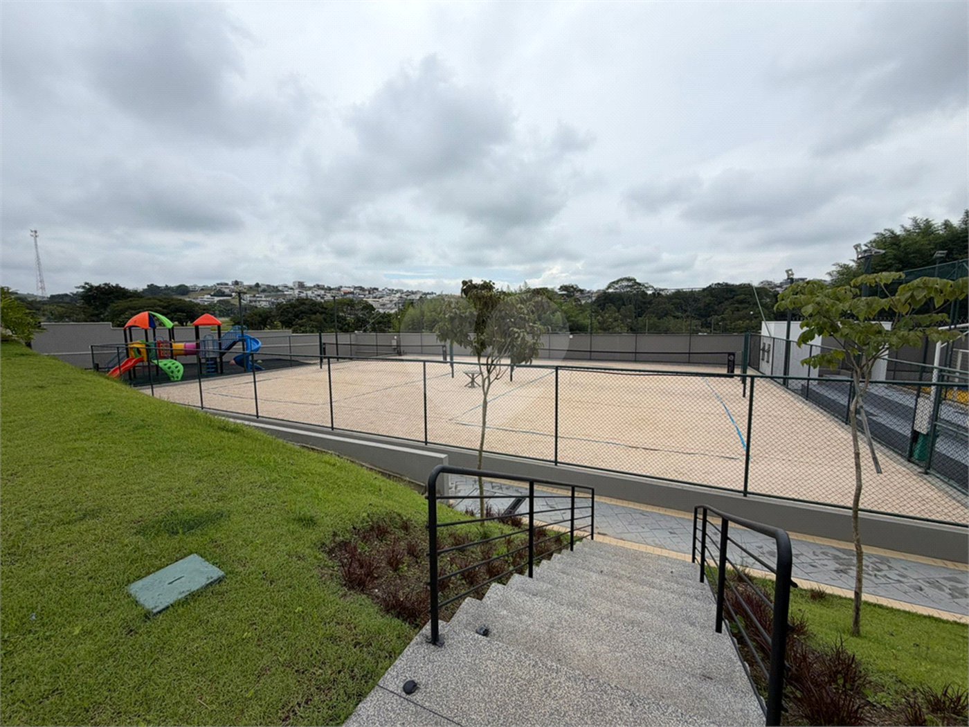 Terreno à venda no condomínio Jardim das Nações, São José dos Campos - SP