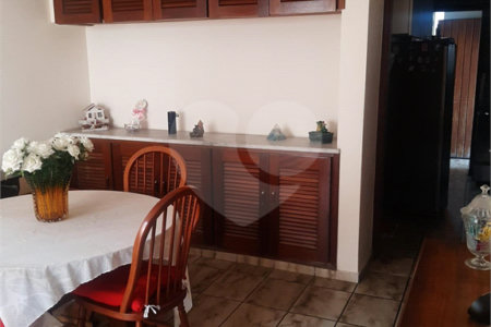 Casa à venda com 3 quartos, sendo 1 suíte,  no Centro, Mogi das Cruzes, SP