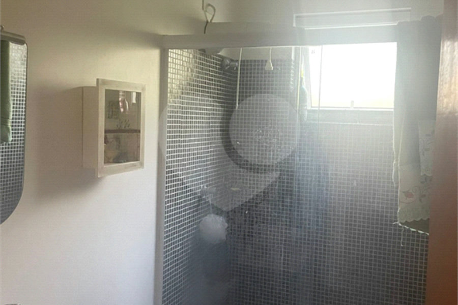 Sobrado à venda com 3 suítes em Horto, São Paulo, SP