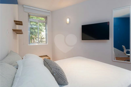Excelente oportunidade para reformar e ficar com o apartamento dos seus sonhos!