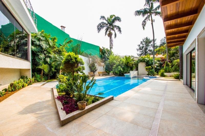 Casa Térrea à venda com 5 suítes em Jardim Marajoara, São Paulo, SP