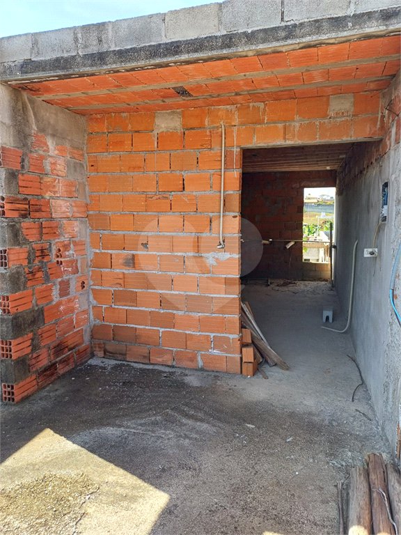 Casa à venda com 2 suítes no condomínio Ricieri, Mogi das Cruzes - SP