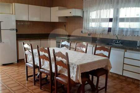 Casa à venda com 3 quartos, sendo 1 suíte, no Centro, Vinhedo, SP
