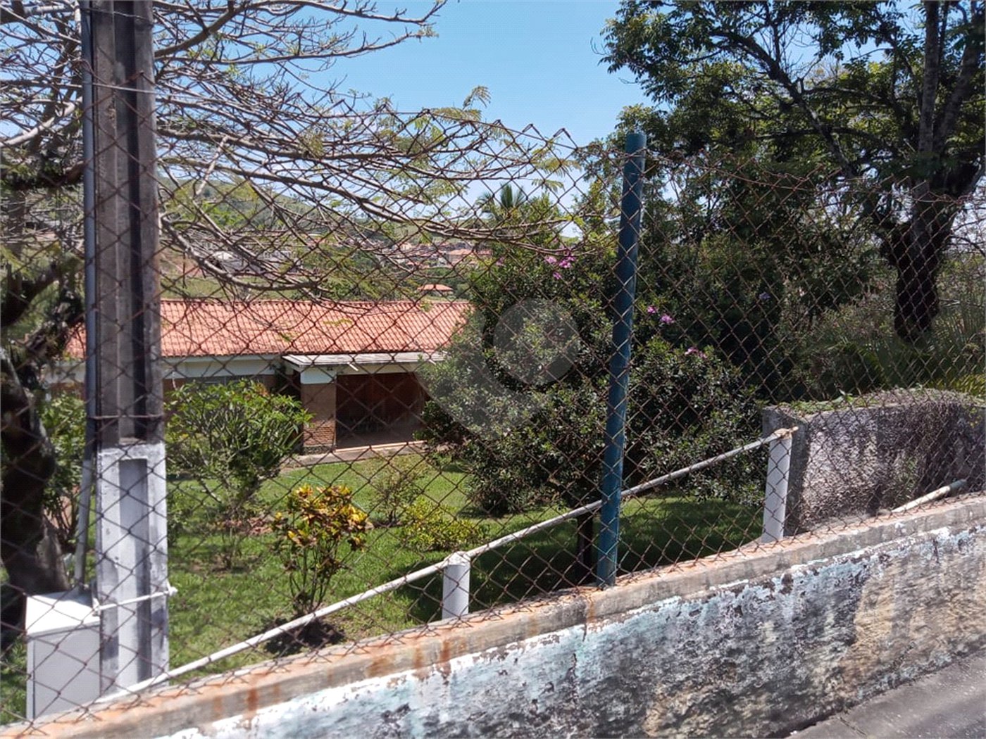 Área de Terra à venda com 3 quartos, sendo 1 suíte, no Centro, Bom Jesus dos Perdões, SP