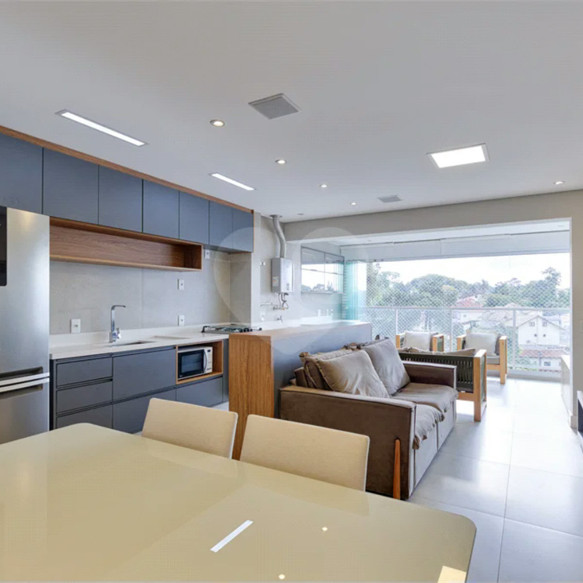 Apartamento com 68m² sala 02 ambientes, 02 dormitórios, sendo 01 suíte banheiro social e vaga no subsolo.! Venha conhecer!