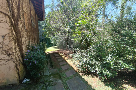 Casa à venda com 4 quartos, sendo 3 suítes, no condomínio Patrimônio do Carmo, São Roque - SP