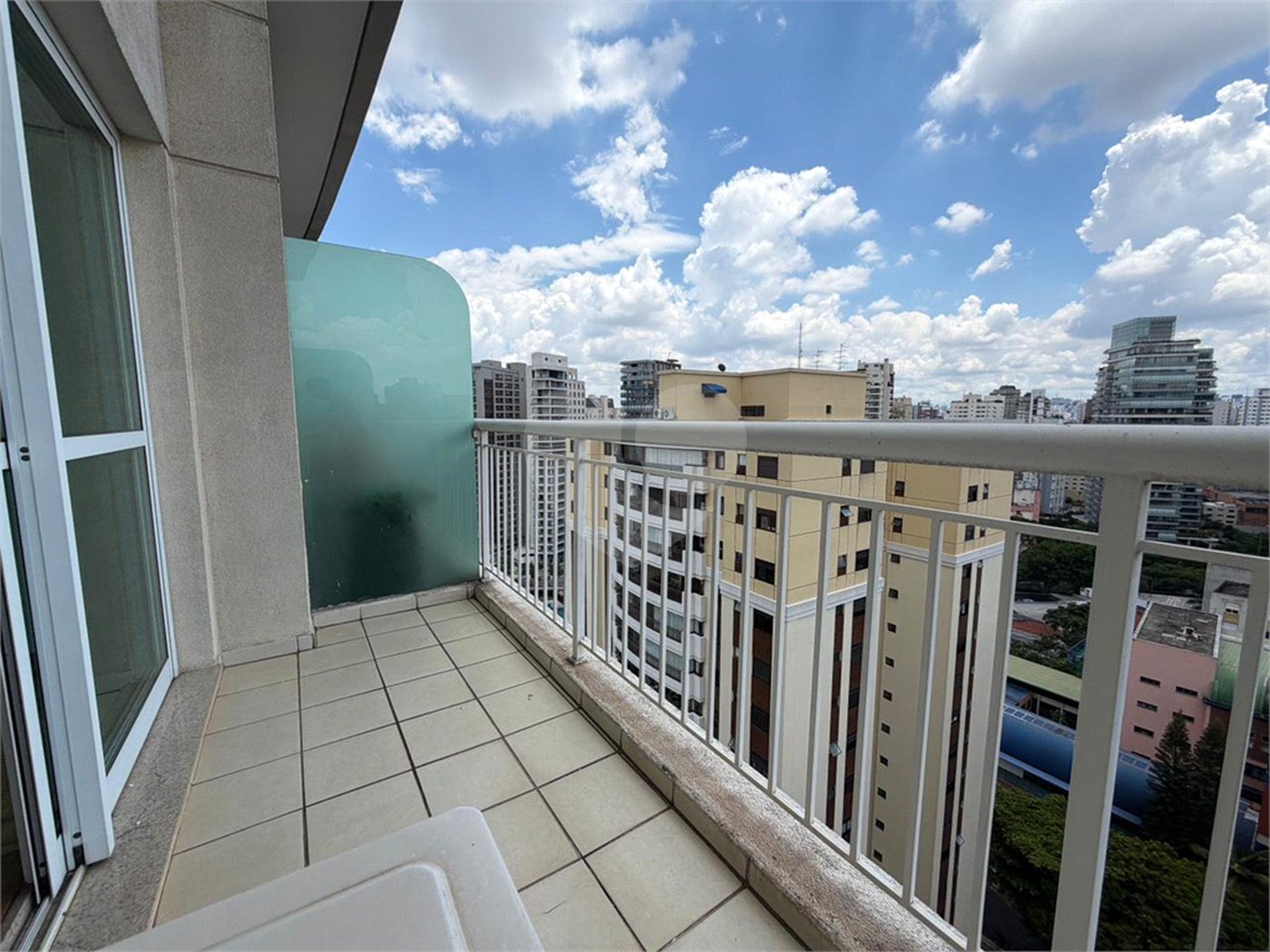 Duplex à venda ou para alugar com 1 suíte em Vila Nova Conceição, São Paulo, SP