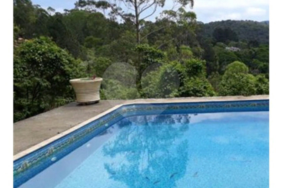 Sobrado à venda com 4 quartos, sendo 2 suítes, em Serra da Cantareira, Mairiporã, SP