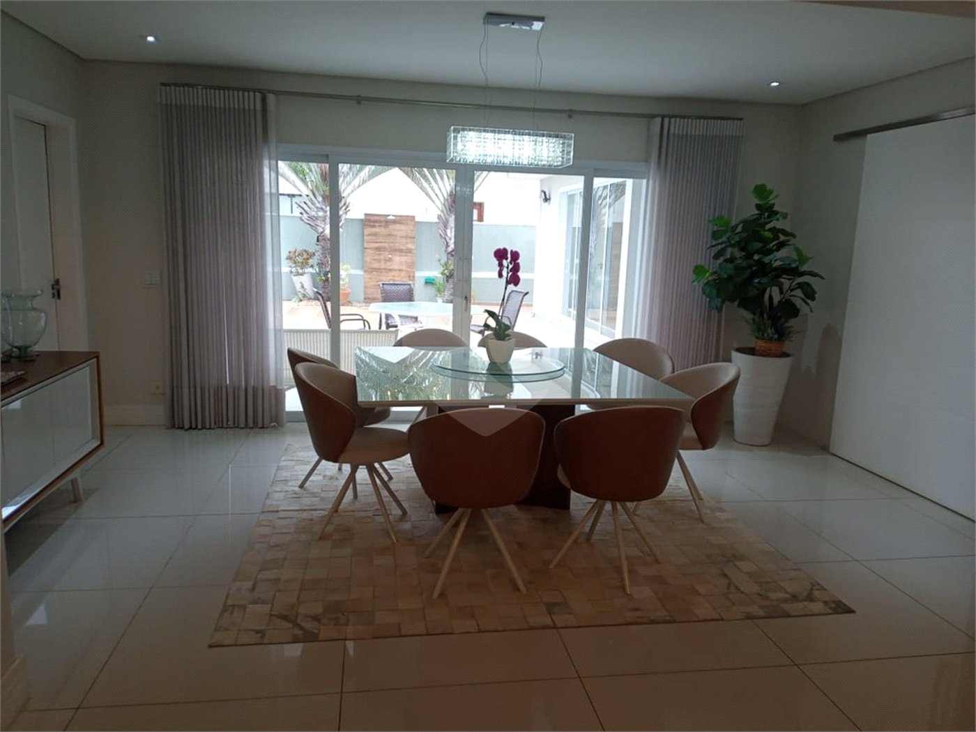 Casa à venda com 4 suítes no condomínio Villaggio Capriccio, Louveira - SP