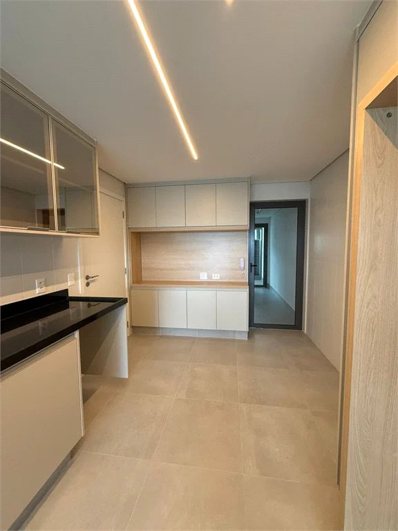 Apartamento para alugar com 4 suítes em Jardim Fonte do Morumbi, São Paulo, SP
