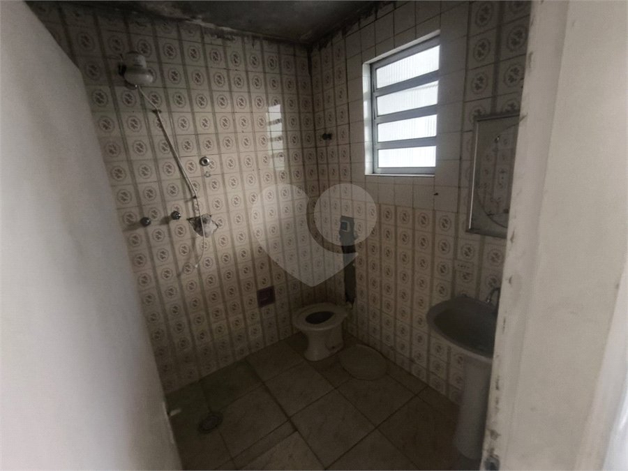 Casa à venda ou para alugar com 5 quartos, sendo 1 suíte,  em Parque Independência, São Paulo, SP