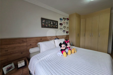 Sobrado à venda com 6 quartos, sendo 3 suítes, em Santa Teresinha, São Paulo, SP