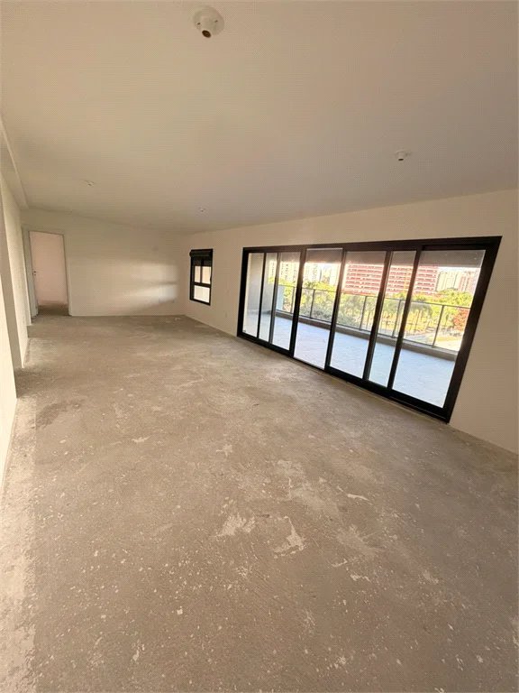 Apartamento à venda com 4 quartos, sendo 3 suítes, em Água Branca, São Paulo, SP