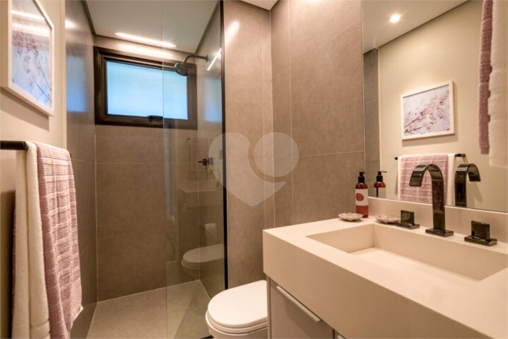 Apartamento à venda com 3 quartos, sendo 2 suítes, em Moema, São Paulo, SP