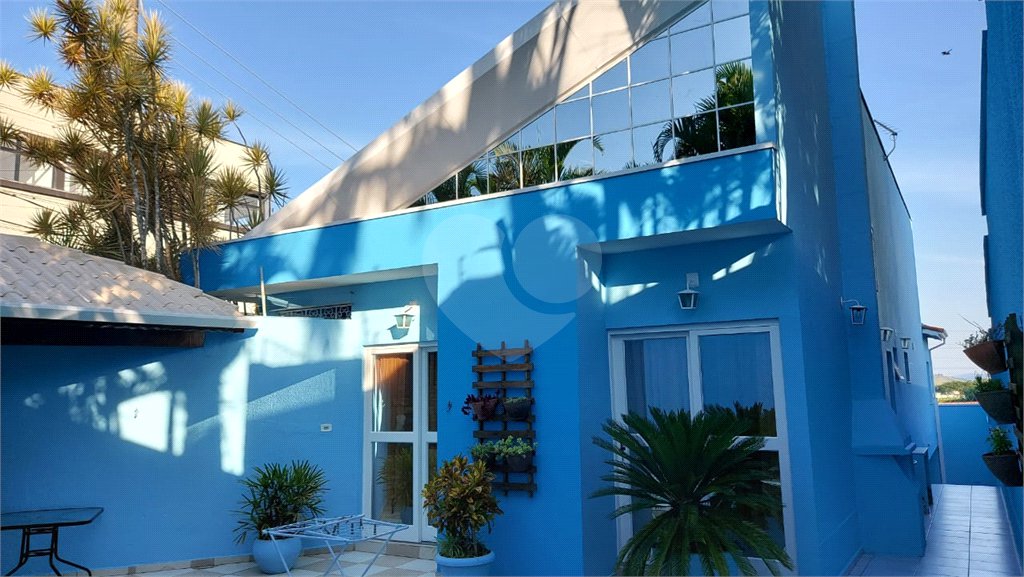 Casa à venda com 3 quartos, sendo 2 suítes,  em Vila Nova Socorro, Mogi das Cruzes, SP