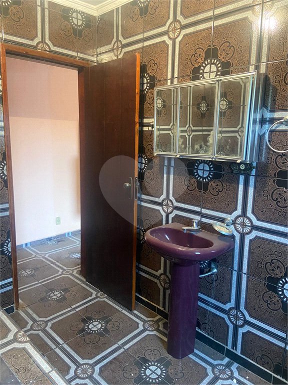 Sobrado à venda com 4 quartos, sendo 2 suítes, em Vila Ruth, Poá, SP