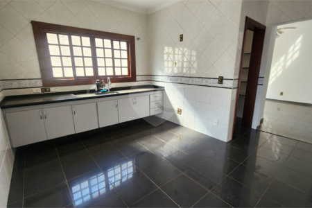 Casa à venda ou para alugar com 3 suítes no condomínio Villagio Capriccio, Louveira - SP