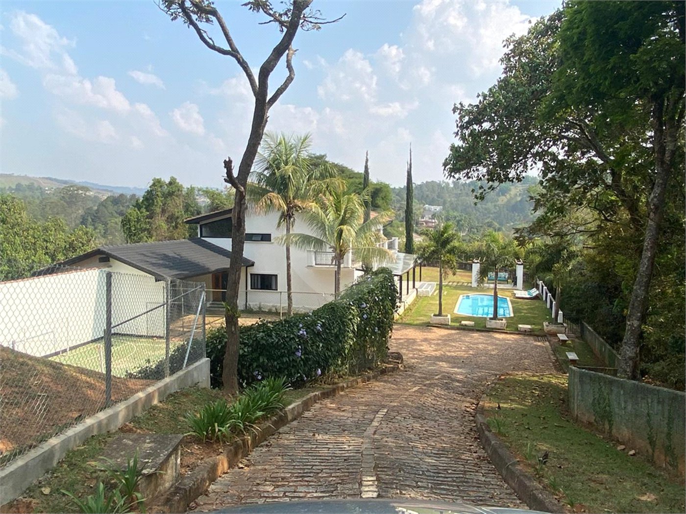 Casa à venda com 4 suítes no condomínio Gleba II, Mairiporã - SP