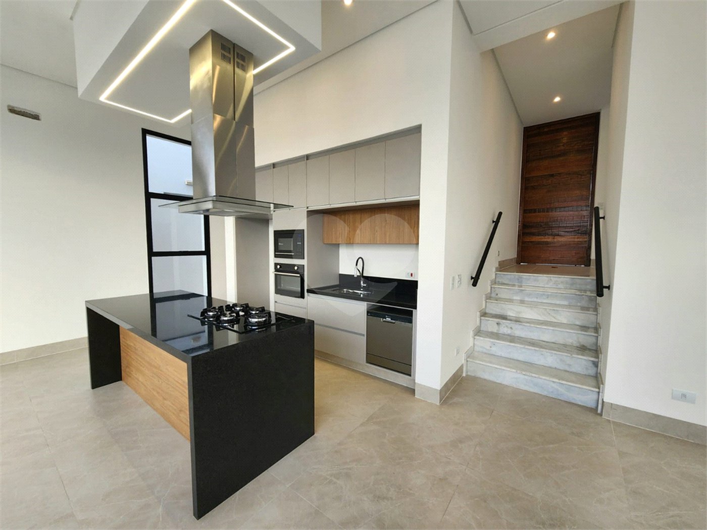 Casa à venda com 3 suítes no condomínio Residencial Central Parque, Salto - SP