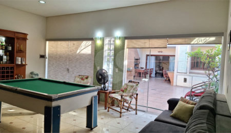 Sobrado à venda com 3 quartos, sendo 1 suíte,  em Jardim Saira, Sorocaba, SP