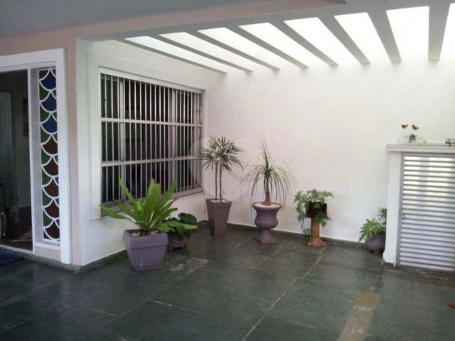 Casa à venda com 4 quartos, sendo 2 suítes,  no condomínio Travessa Mário Antônio Correia,174, São Paulo - SP