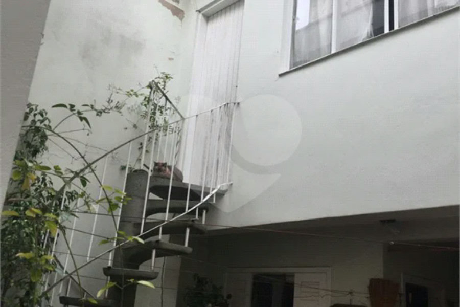Sobrado à venda com 4 quartos, sendo 2 suítes, em Parada Inglesa, São Paulo, SP