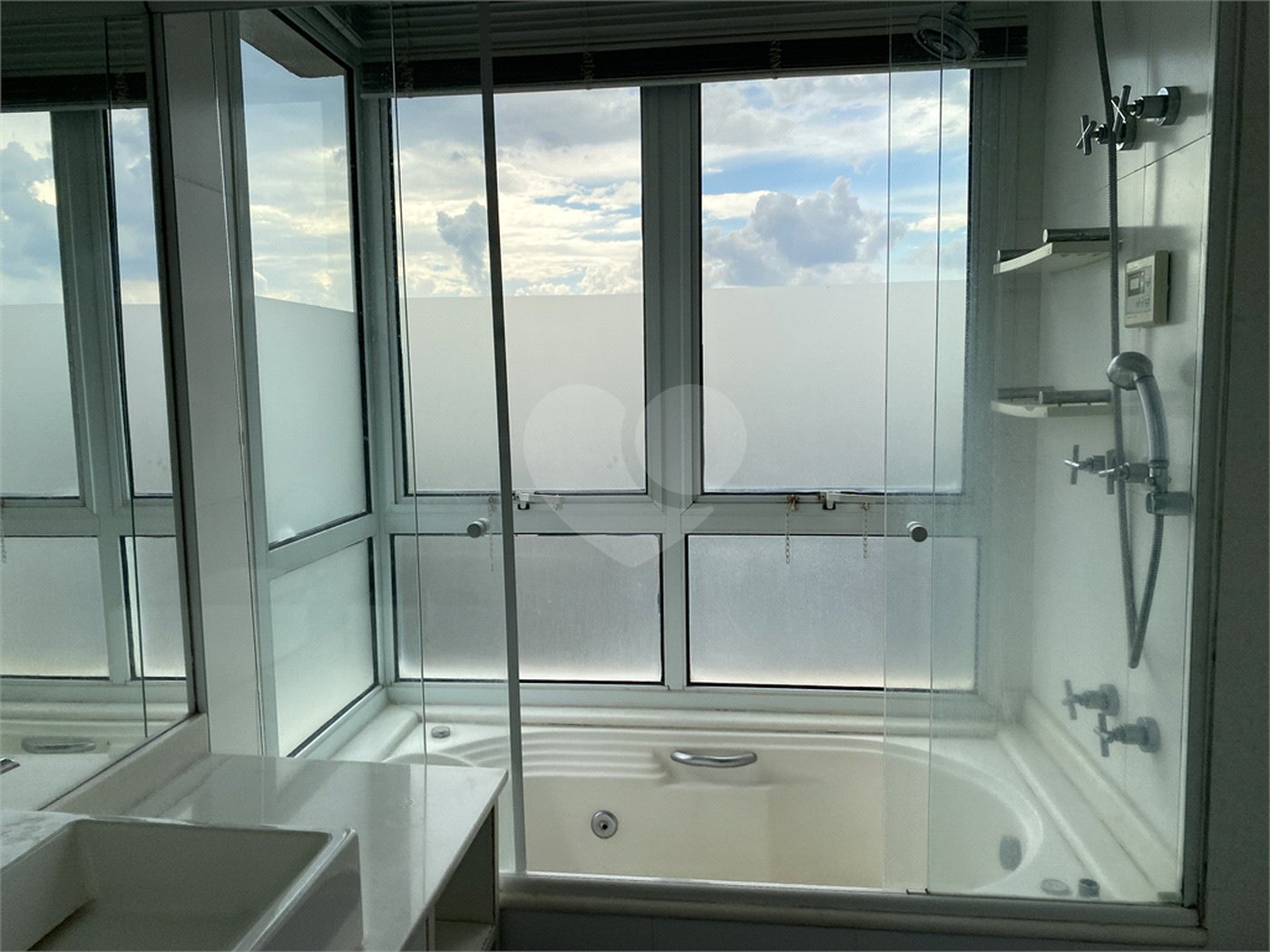 Apartamento à venda com 3 suítes em Vila Andrade, São Paulo, SP