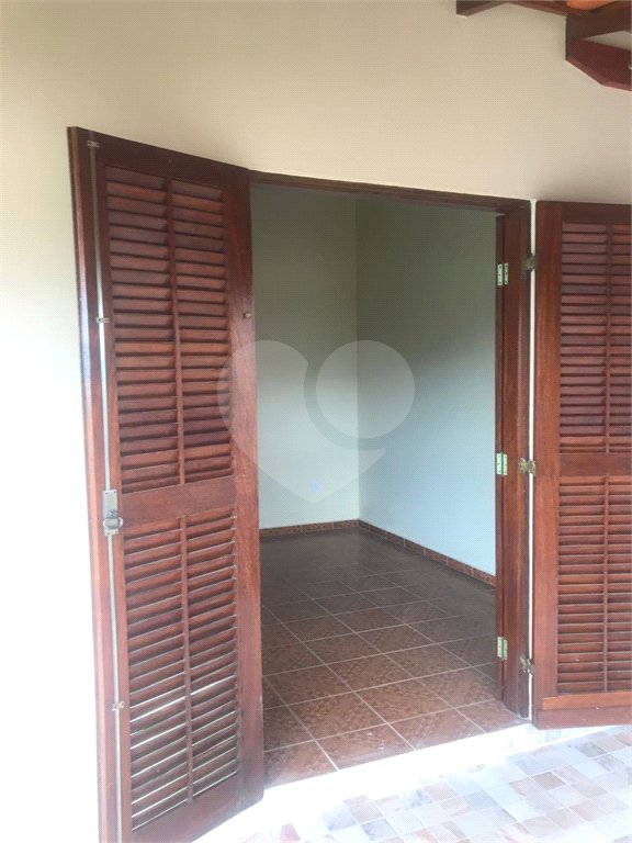 Casa à venda com 3 quartos, sendo 1 suíte,  no condomínio Marf II, Bom Jesus dos Perdões - SP