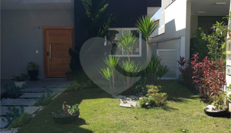 Casa à venda com 3 suítes no condomínio Residencial Veredas, Mogi das Cruzes - SP