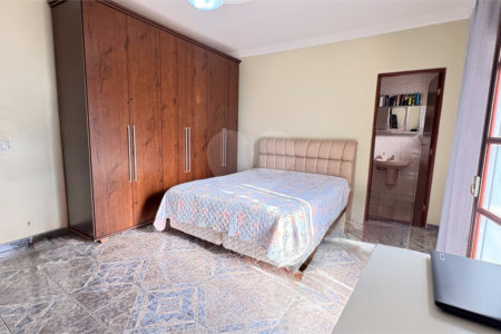 Sobrado à venda com 3 quartos, sendo 1 suíte, em Jardim São Guilherme, Sorocaba, SP