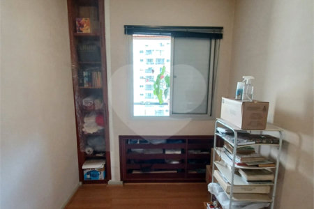 Apartamento à venda com 3 quartos, sendo 1 suíte, em Jardim das Acácias, São Paulo, SP