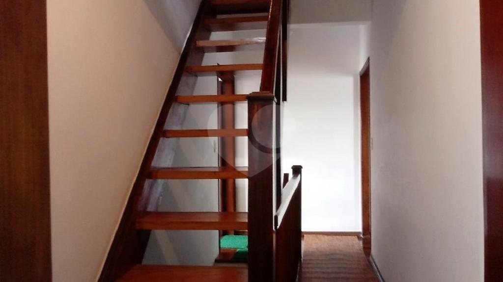 Sobrado à venda com 4 quartos, sendo 2 suítes, em Vila Nivi, São Paulo, SP