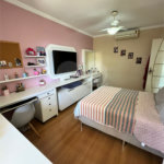 Casa à venda com 3 quartos, sendo 2 suítes, no condomínio Laura Serra, Rio de Janeiro - RJ