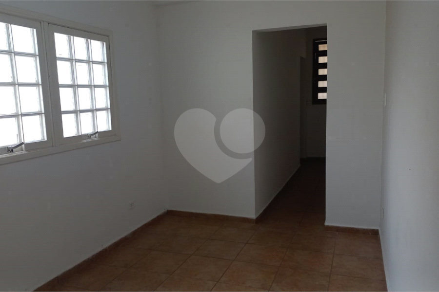 Sobrado à venda com 4 quartos, sendo 1 suíte, em Vila Mazzei, São Paulo, SP