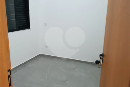 Sobrado à venda com 3 quartos, sendo 1 suíte,  em Residencial Jardins da Catalunha, Atibaia, SP