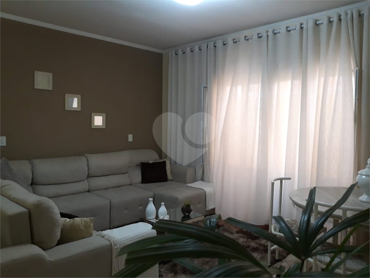 Sobrado à venda com 4 quartos, sendo 2 suítes, em Jardim dos Pinheiros, Atibaia, SP