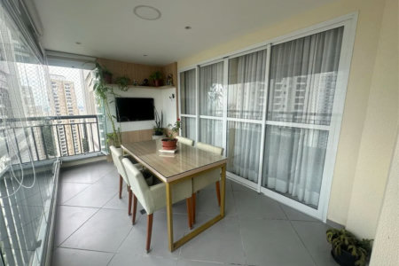 Apartamento à venda com 3 quartos, sendo 1 suíte,  em Vila Andrade, São Paulo, SP