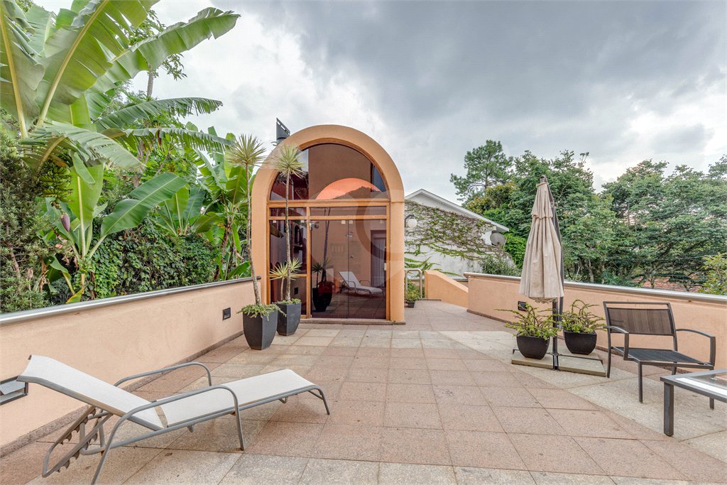 Casa à venda com 5 quartos, sendo 4 suítes, em Alto da Boa Vista, São Paulo, SP