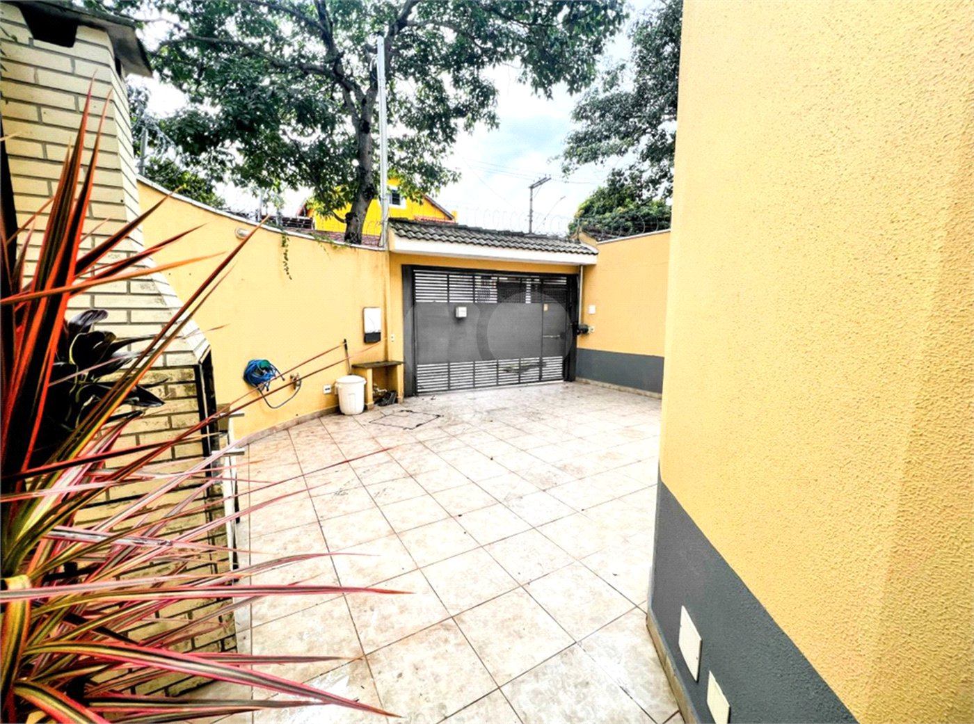 Sobrado à venda com 3 quartos, sendo 1 suíte, em Campo Grande, São Paulo, SP